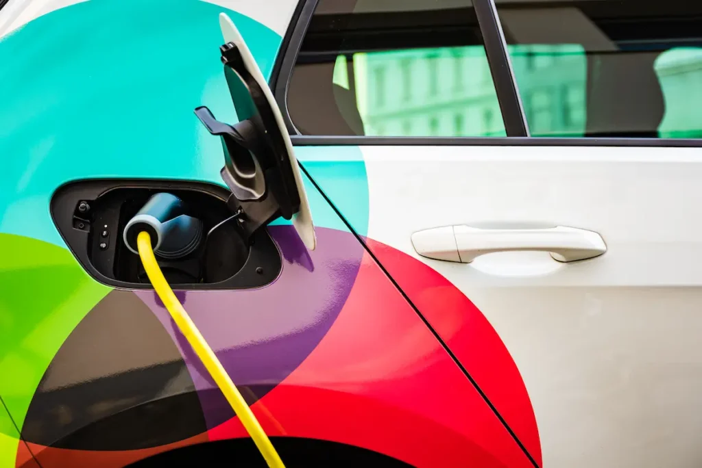 ahorrar al cargar vehículo eléctrico