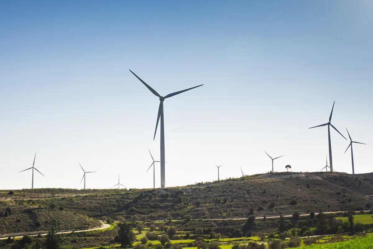 espacio con energia eolica energía eólica para sistema híbrido